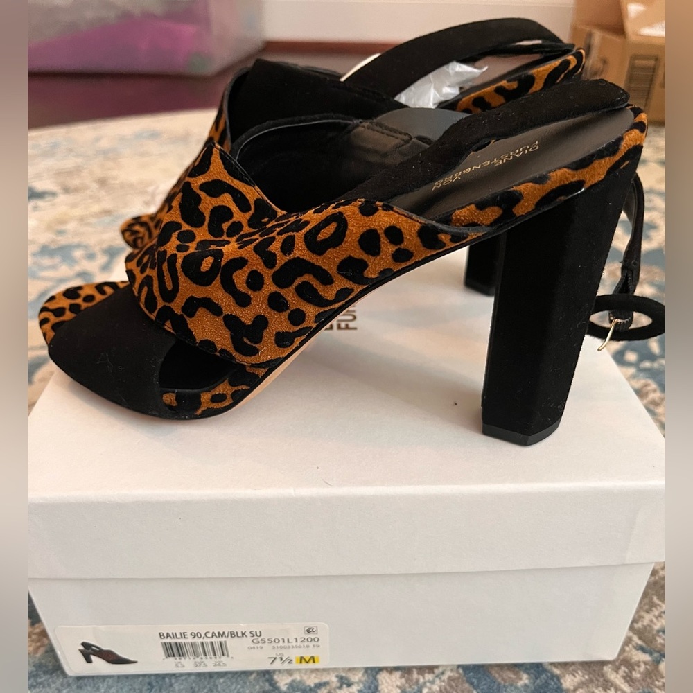 Sexy Diane Von Furstenberg cheetah print suede heels